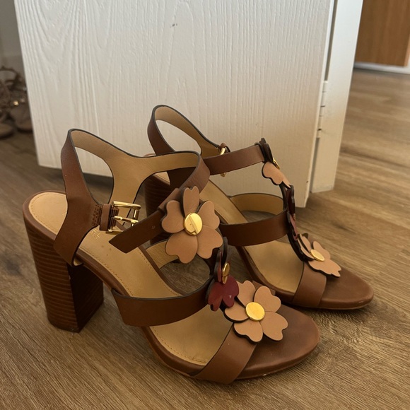 Michael kors shoes used size 9 - Picture 1 of 4